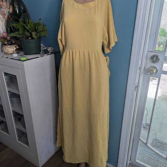 Talita Kume Elegant Yellow Maxi Dress - Picture 3 of 11